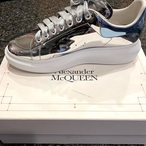 Alexander McQueen in very good condition only worn twice brand new shoestrings